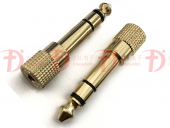 麥克風插頭-6.3立體轉3.5 45l鍍金黑膠插頭 